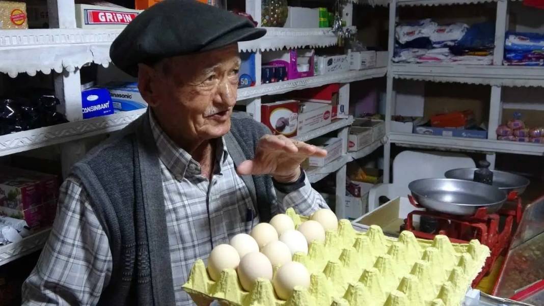 Mersin’de 90 Yaşındaki Garip Dede Yılın Esnafı Seçildi 5